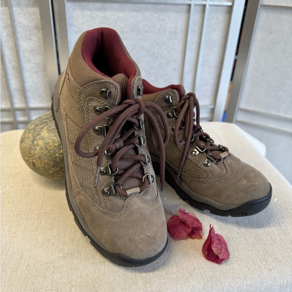 Women’s Brown Hiking Shoes